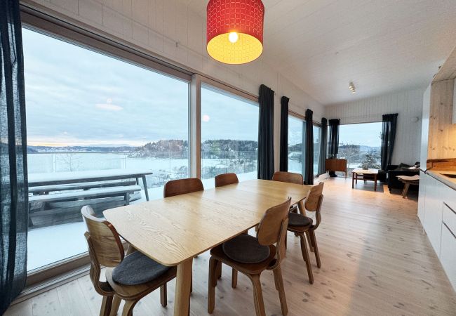 Ferienhaus in Munkedal - Einzigartige Villa mit fantastischer Aussicht in Munkedal | SE09047