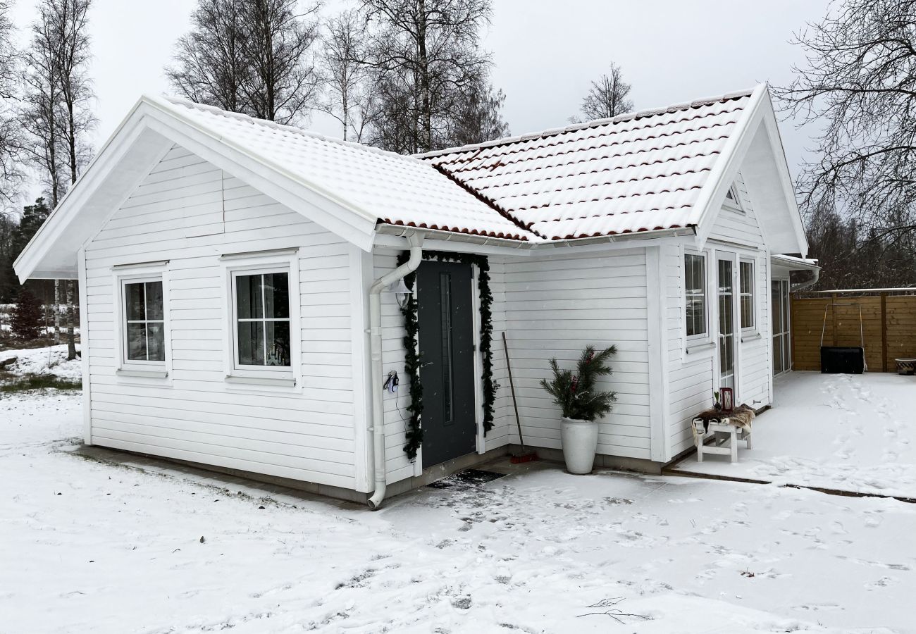 Ferienhaus in Tånnö - Renoviertes schönes Ferienhaus außerhalb von Värnamo und nur 30 Meter vom See Flåren entfernt, den ich | SE07055