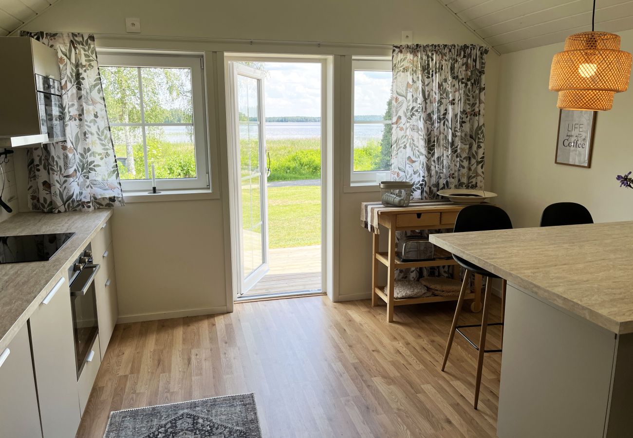 Ferienhaus in Tånnö - Renoviertes schönes Ferienhaus außerhalb von Värnamo und nur 30 Meter vom See Flåren entfernt, den ich | SE07055