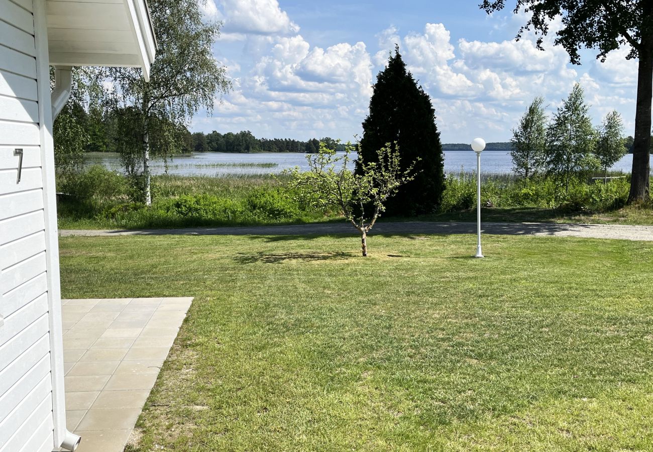 Ferienhaus in Tånnö - Renoviertes schönes Ferienhaus außerhalb von Värnamo und nur 30 Meter vom See Flåren entfernt, den ich | SE07055