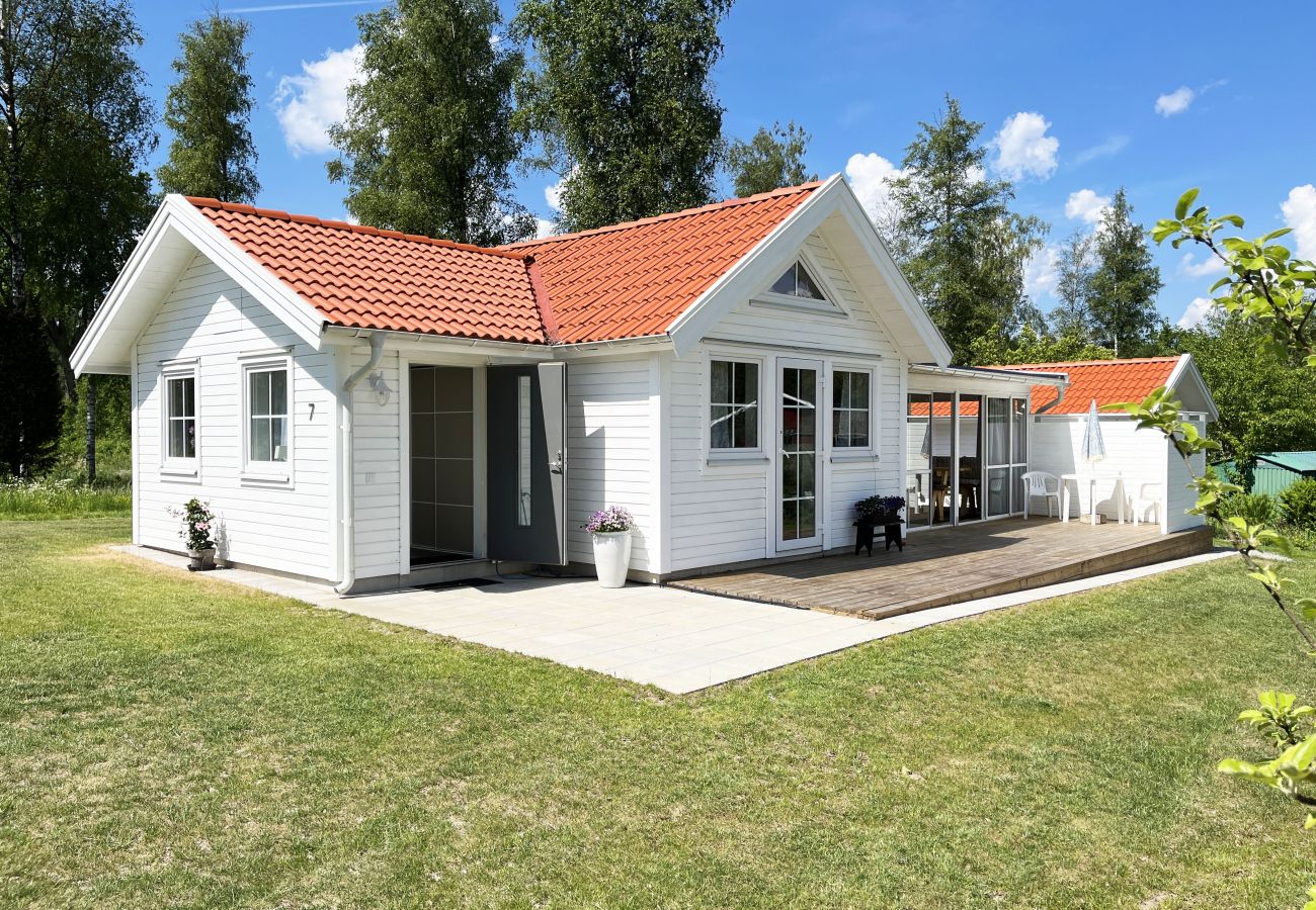 Ferienhaus in Tånnö - Renoviertes schönes Ferienhaus außerhalb von Värnamo und nur 30 Meter vom See Flåren entfernt, den ich | SE07055