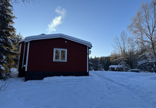 Ferienhaus in Bograngen - Gemütliche Wildnishütte in Värmland/Bograngen | SE18028