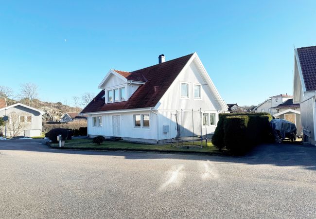 Ferienhaus in Grebbestad - Hochwertige Villa im historischen Grebbestad | SE09051