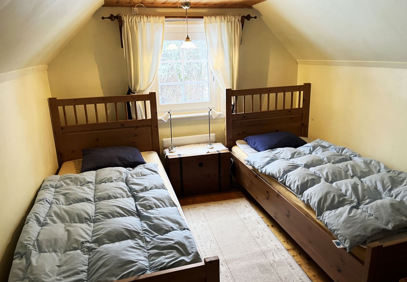 Ferienhaus in Virserum - Kleines rotes Ferienhaus in der Nähe von Wald und Land außerhalb von Virserum | SE05062