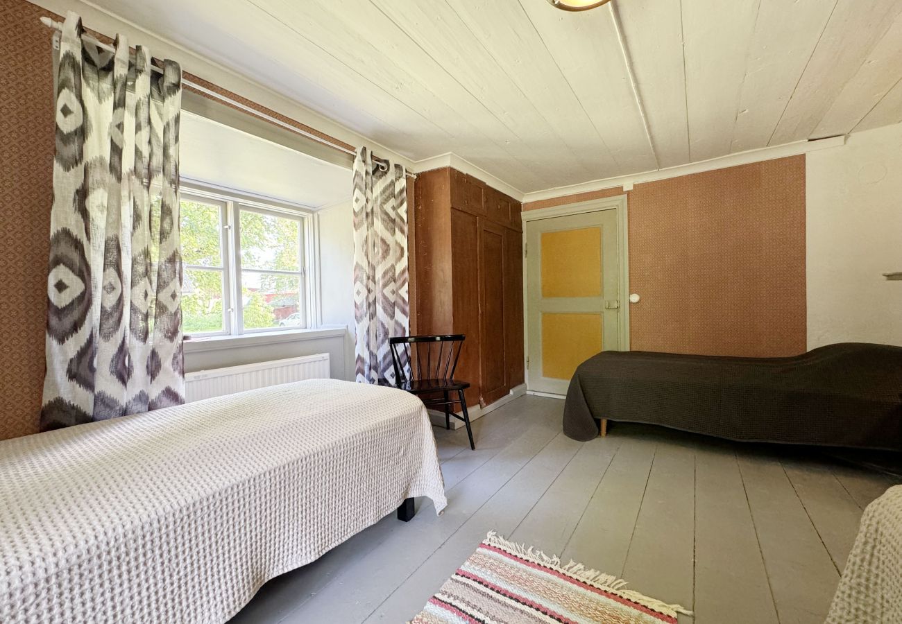 Ferienhaus in Romakloster - Echtes Gotland-Haus mit großem Garten in Roma | SE12026