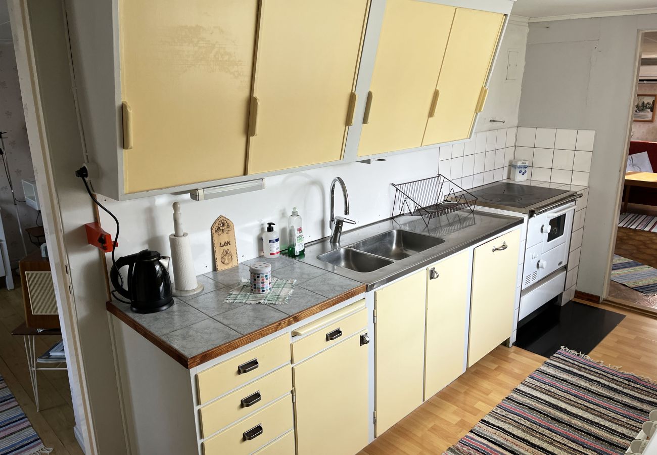 Ferienhaus in Järnforsen - Rotes Ferienhaus in der Nähe von Wald und Grundstück außerhalb von Virserum | SE05066