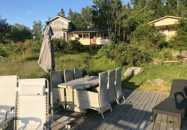 Ferienhaus in Gävle - Angenehme Unterkunft mit eigenem Meeresstrand an der Jungfrukusten | SE20023