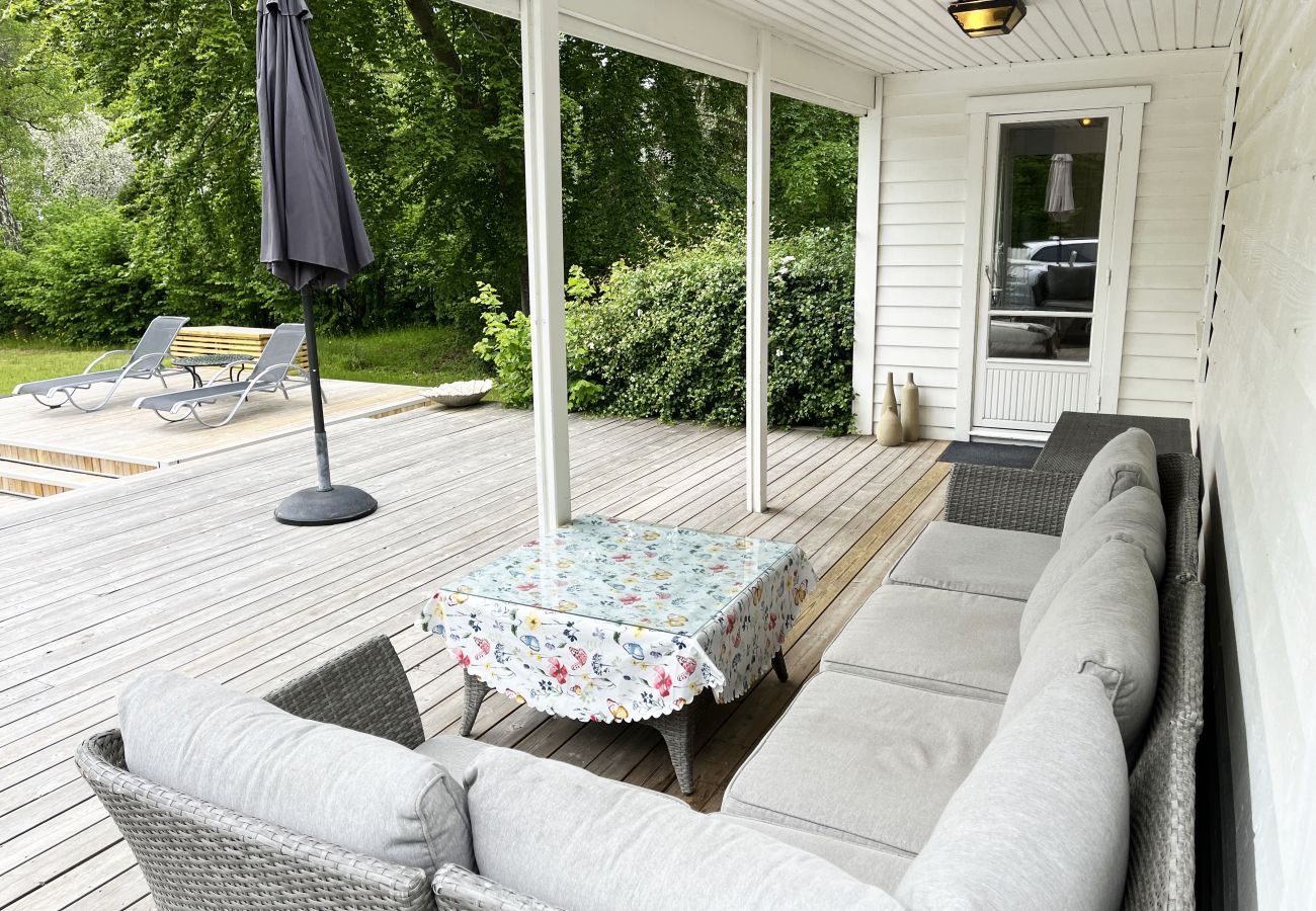 Ferienhaus in Byxelkrok - Schönes Ferienhaus mit Pool und Meerblick in der Nähe von Byxelkrok | SE04051