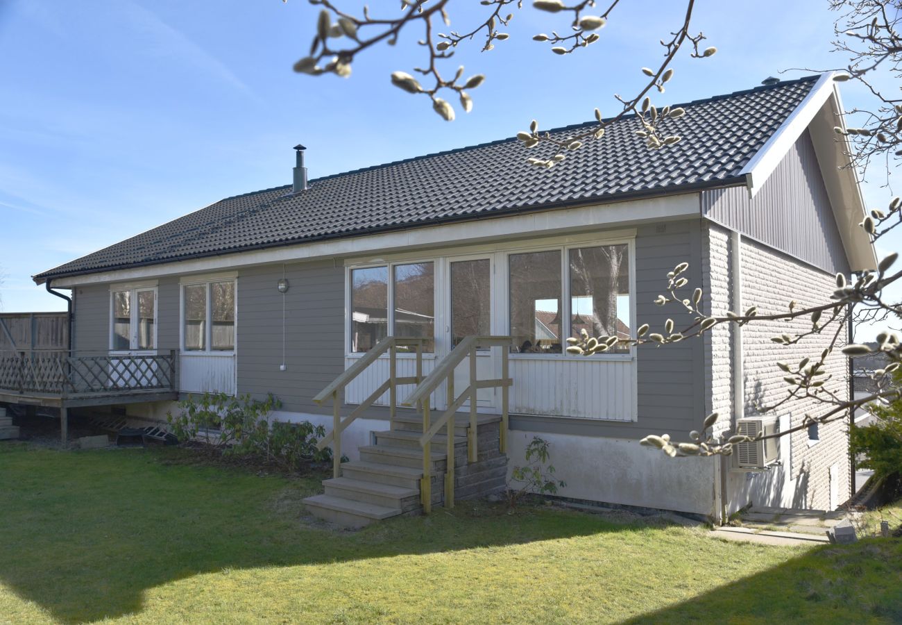Ferienhaus in Hunnebostrand - Geräumige Villa im Zentrum von Hunnebostrand | SE09077