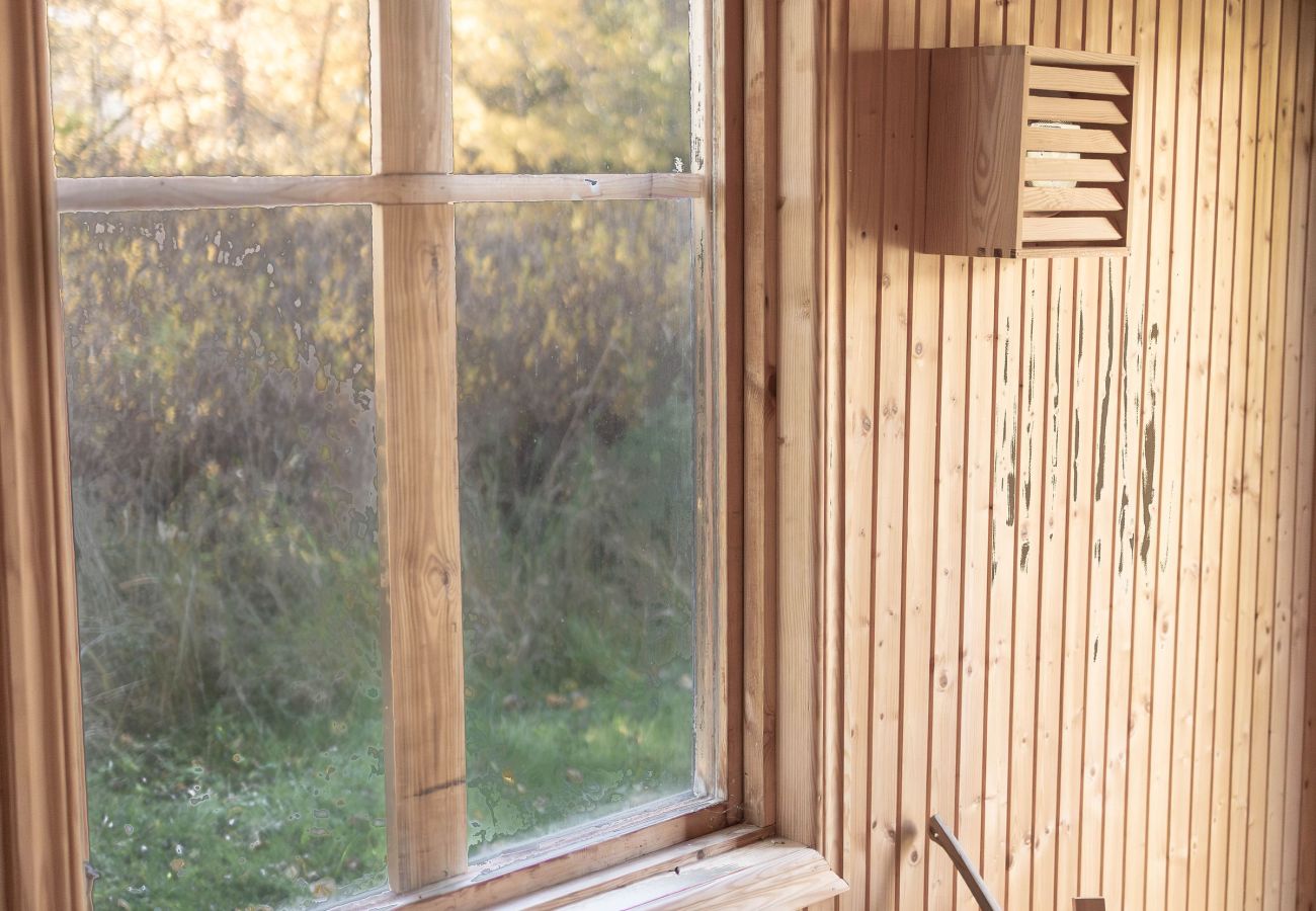 Ferienhaus in Marieholmsbruk - Familienfreundliches Ferienhaus am See in Småland – perfekt für große Gruppen   SE06078