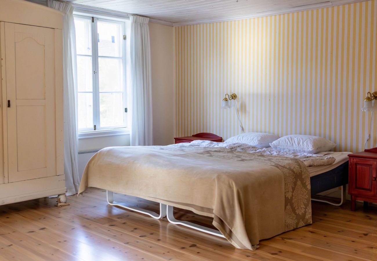 Ferienhaus in Marieholmsbruk - Familienfreundliches Ferienhaus am See in Småland – perfekt für große Gruppen   SE06078