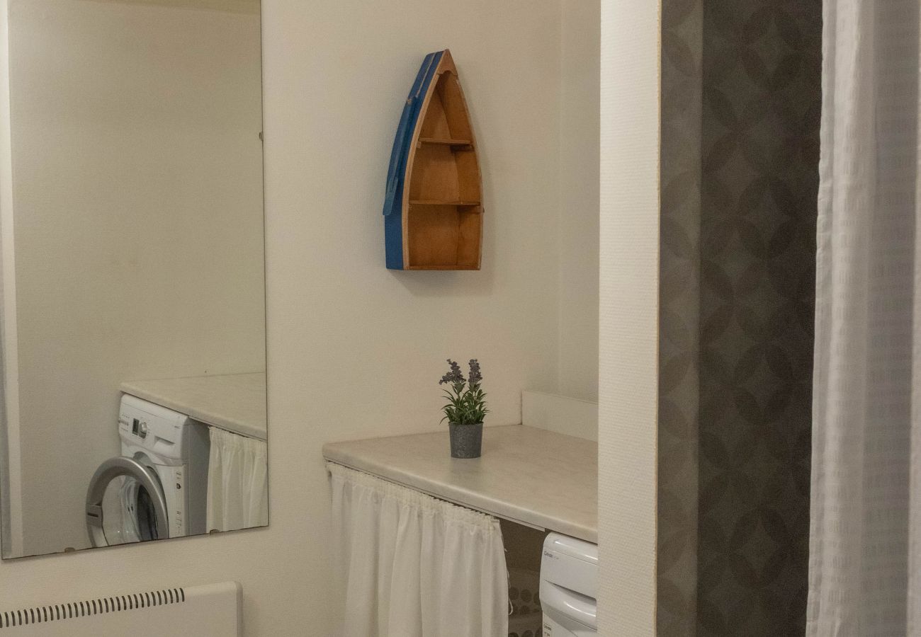 Ferienhaus in Marieholmsbruk - Familienfreundliches Ferienhaus am See in Småland – perfekt für große Gruppen   SE06078