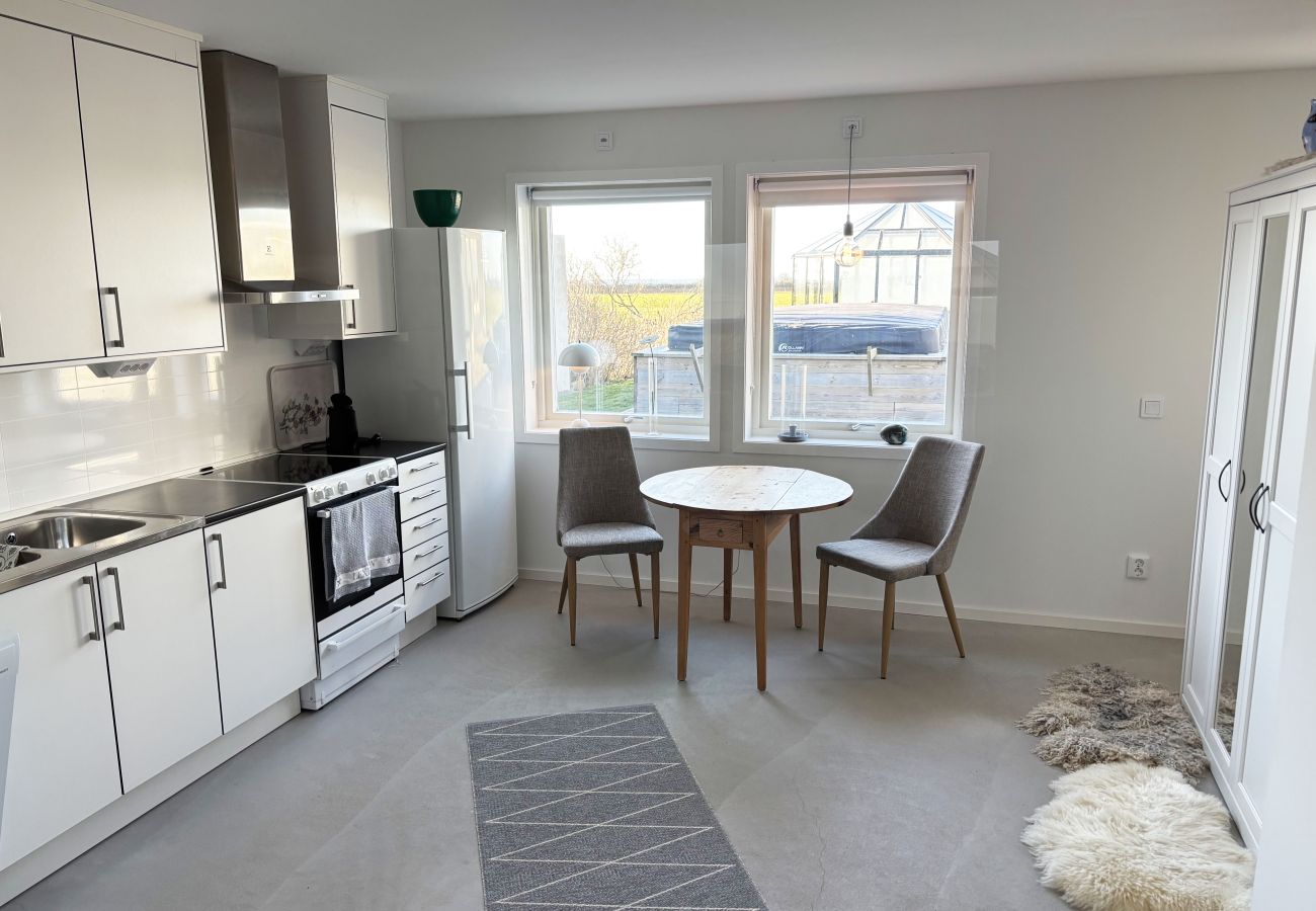 Ferienhaus in Mörbylånga - Angenehme Wohnung auf Öland mit Blick auf Kalmarsund | SE04054