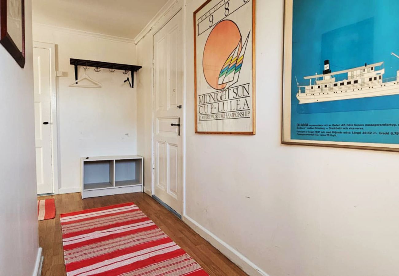 Ferienhaus in Skärhamn - Großes Haus mit zwei Wohnungen im Zentrum von Skärhamn | SE09100