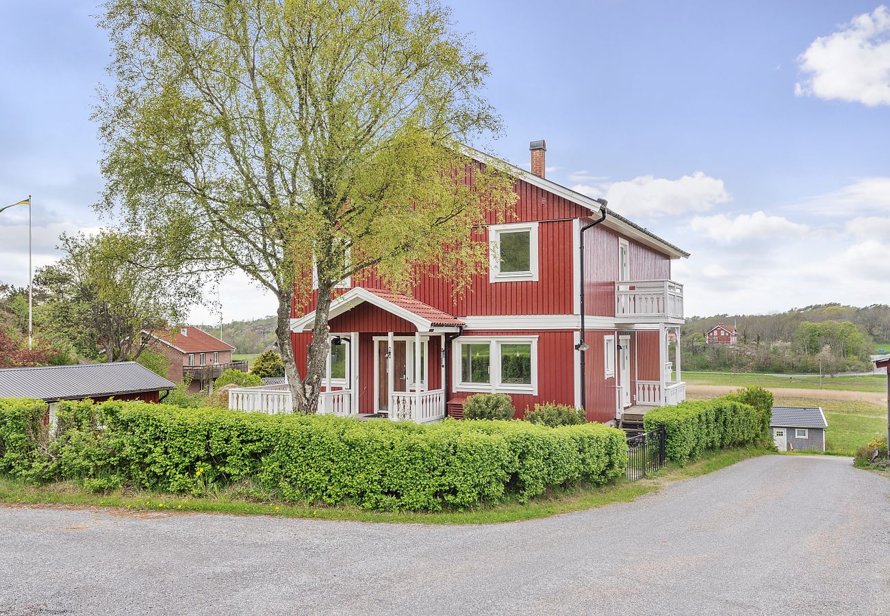 Ferienhaus in Ellös - Großes Ferienhaus nahe Hälleviksstrand – ideal für Familien | SE09105