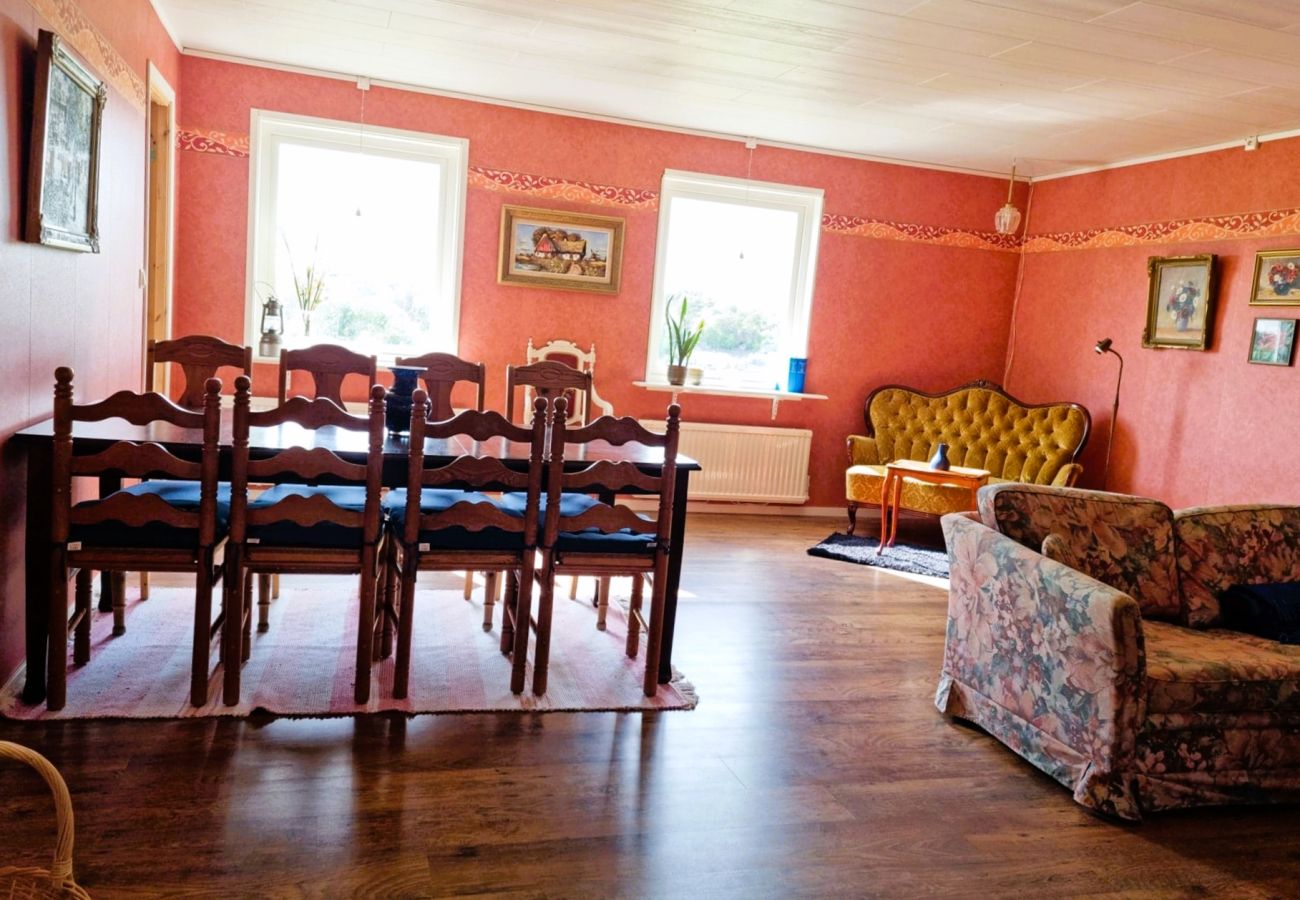 Ferienhaus in Ellös - Großes Ferienhaus nahe Hälleviksstrand – ideal für Familien | SE09105