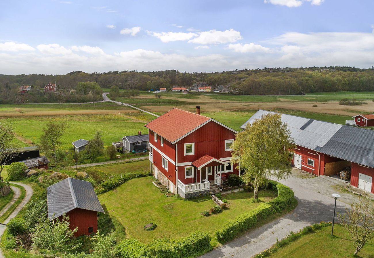 Ferienhaus in Ellös - Großes Ferienhaus nahe Hälleviksstrand – ideal für Familien | SE09105