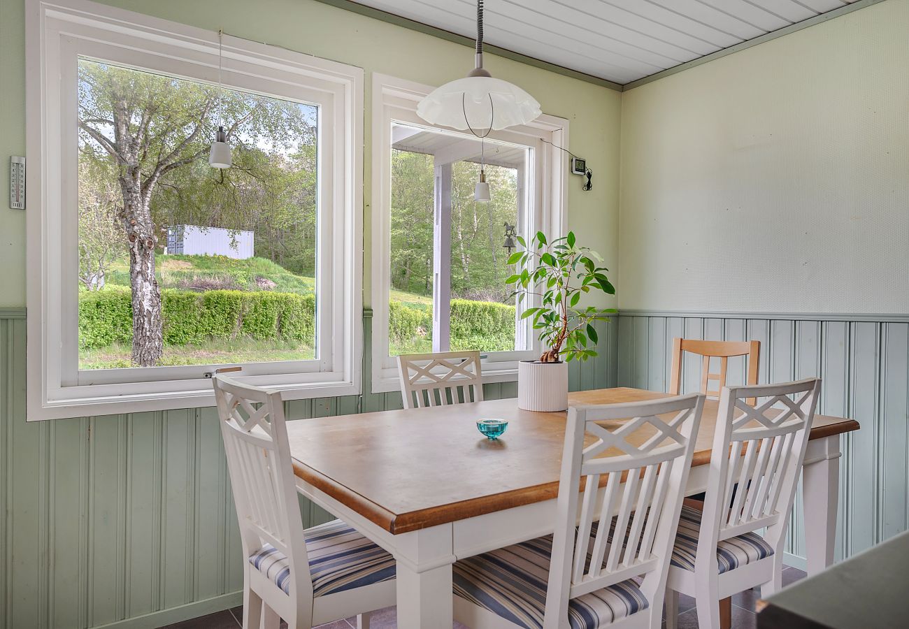 Ferienhaus in Ellös - Großes Ferienhaus nahe Hälleviksstrand – ideal für Familien | SE09105
