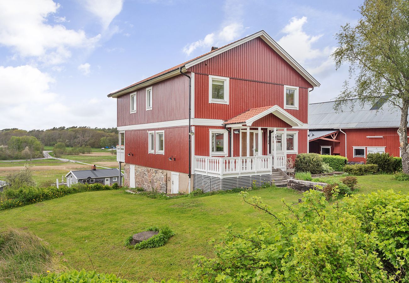 Ferienhaus in Ellös - Großes Ferienhaus nahe Hälleviksstrand – ideal für Familien | SE09105