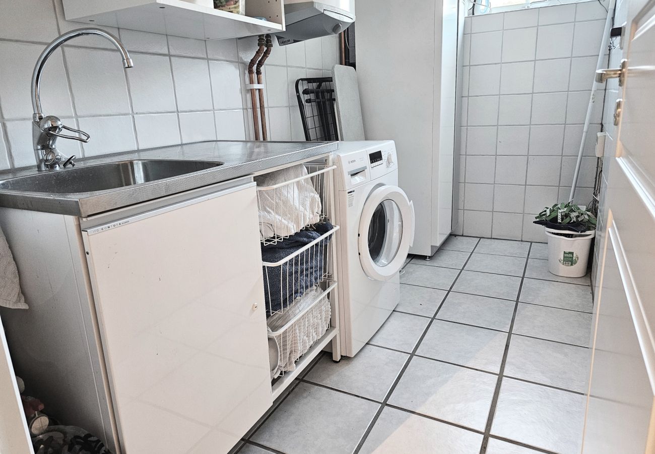 Ferienhaus in Henån - Villa mit schöner Aussicht und Sauna in Henån | SE09106