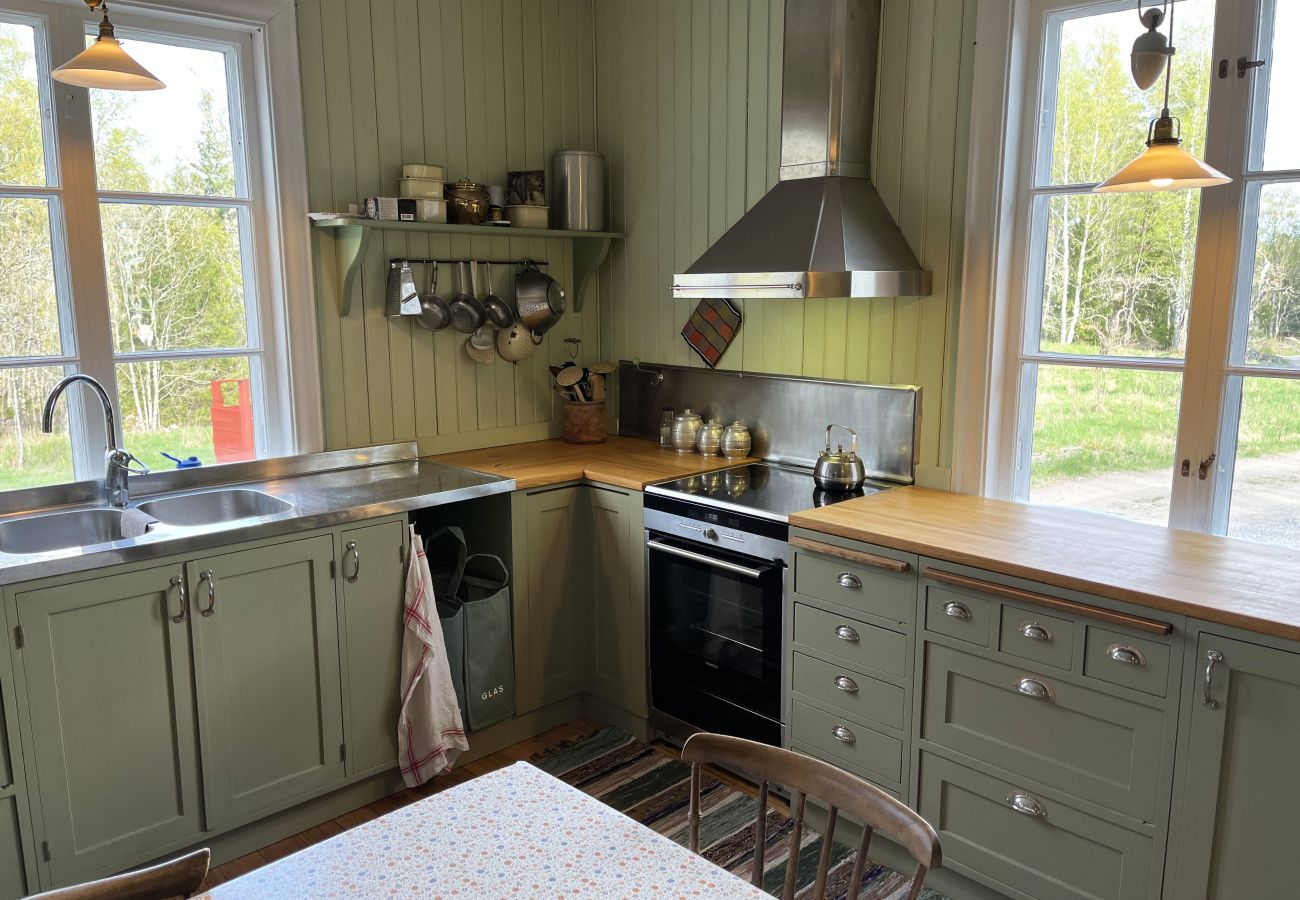 Ferienhaus in Julita - Sommerhaus mit Alleinlage in Julita    SE14028