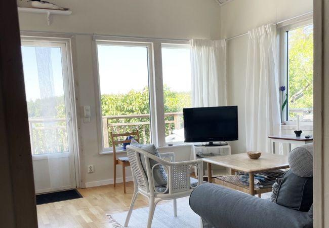 Ferienhaus in Loftahammar - Neuere Hütte mit Seegrundstück und idyllischer Lage bei Loftahammar | SE05084 Ferienhaus in Loftahammar - Neuere Hütte mit Seegrundstück und idyllischer Lage bei Loftahammar | SE05084
