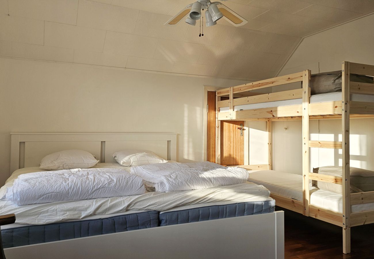 Ferienhaus in Skärhamn - Großzügiges Haus nahe Meer und Zentrum in Skärhamn | SE09107