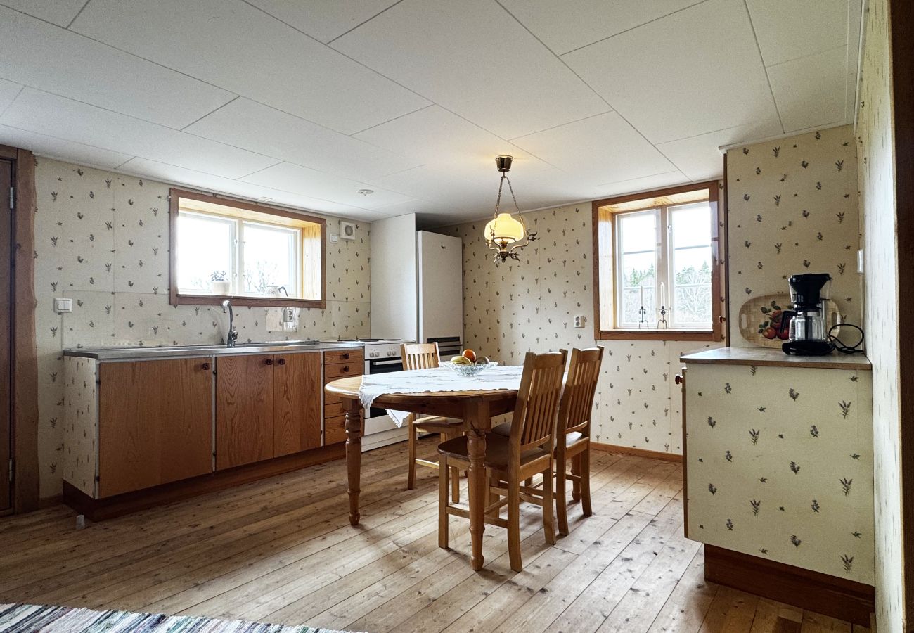 Ferienhaus in Mellerud - Gemütliche Wildniswohnung in Mellerud  |SE17015
