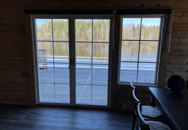 Ferienhaus in Vena - Neu gebautes Blockhaus mit Sauna auf einem Seegrundstück außerhalb von Hultsfred | SE05086 Ferienhaus in Vena - Neu gebautes Blockhaus mit Sauna auf einem Seegrundstück außerhalb von Hultsfred | SE05086