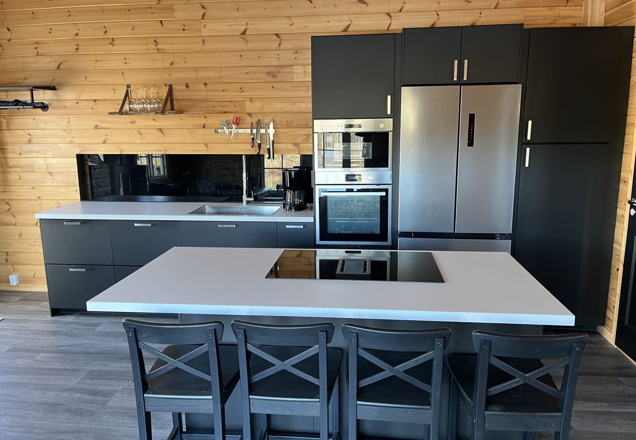 Ferienhaus in Vena - Neu gebautes blockhaus mit seeblick bei Hultsfred | SE05086