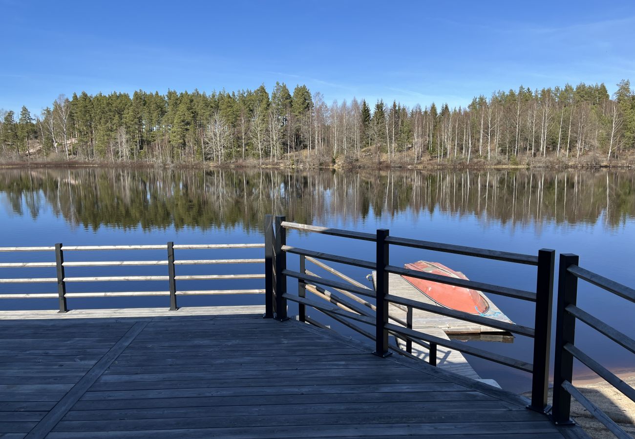 Ferienhaus in Vena - Neu gebautes blockhaus mit seeblick bei Hultsfred | SE05086