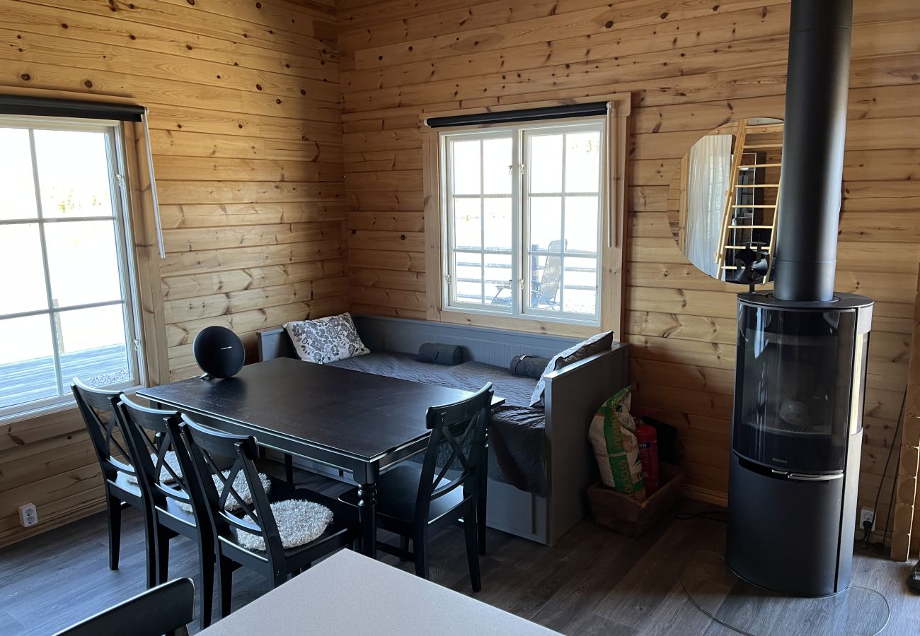 Ferienhaus in Vena - Neu gebautes blockhaus mit seeblick bei Hultsfred | SE05086