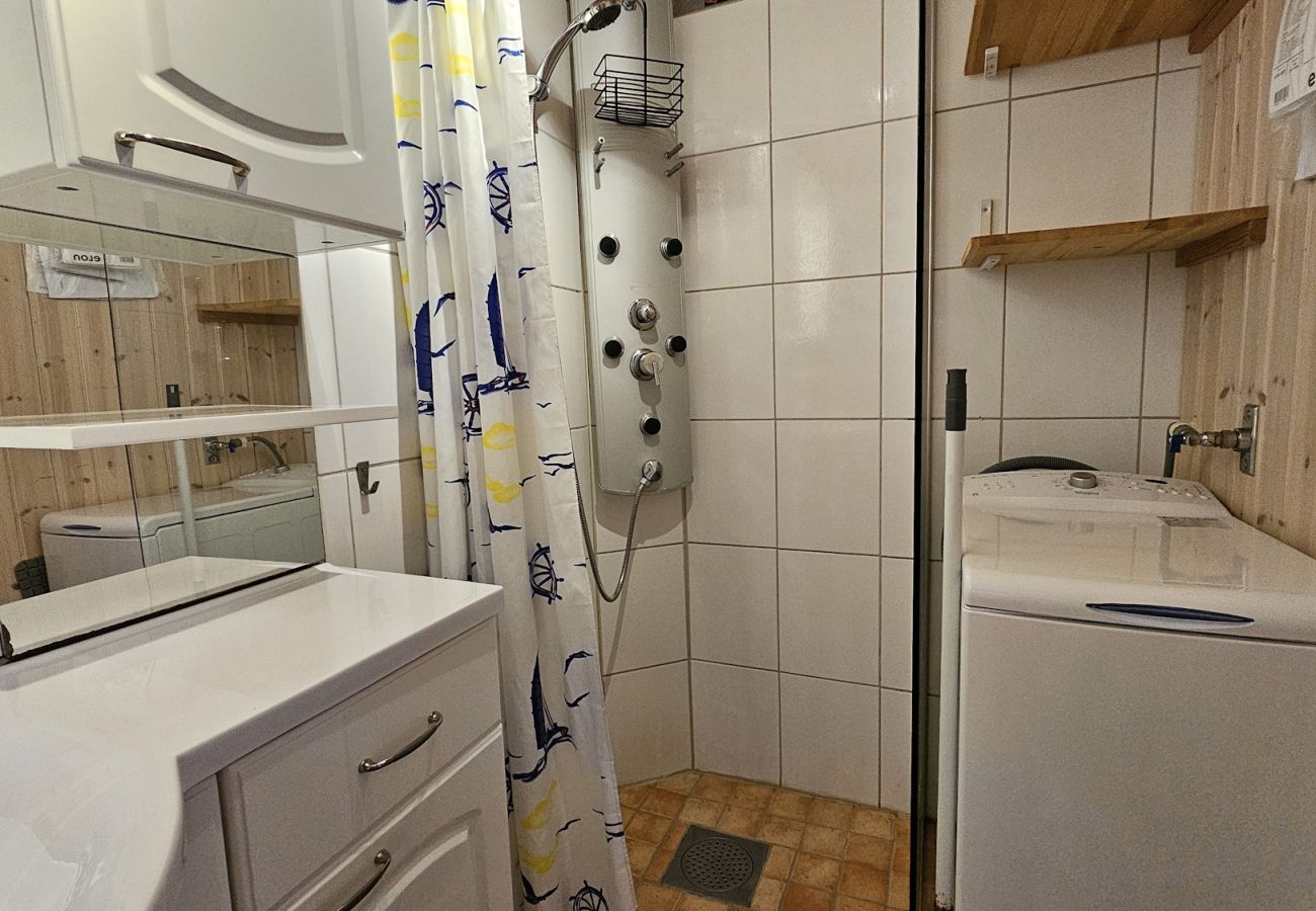 Ferienhaus in Hälleviksstrand - Westküstenhaus nur 50 m vom Hafen in Edshultshall | SE09108