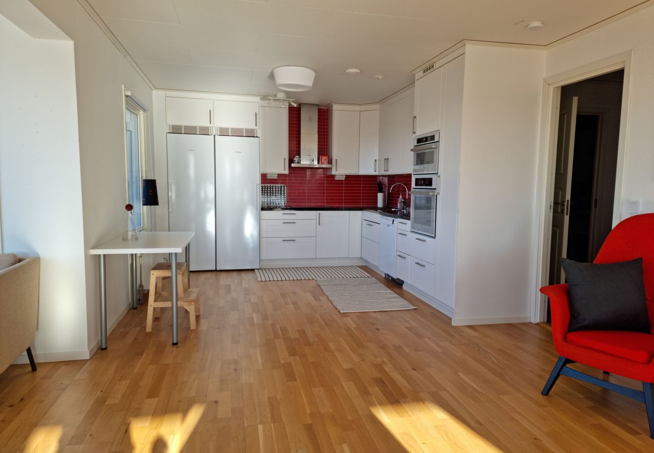 Ferienhaus in Ellös - Panoramablick auf Ellös Höhe, 500 m zum Meer | SE09125