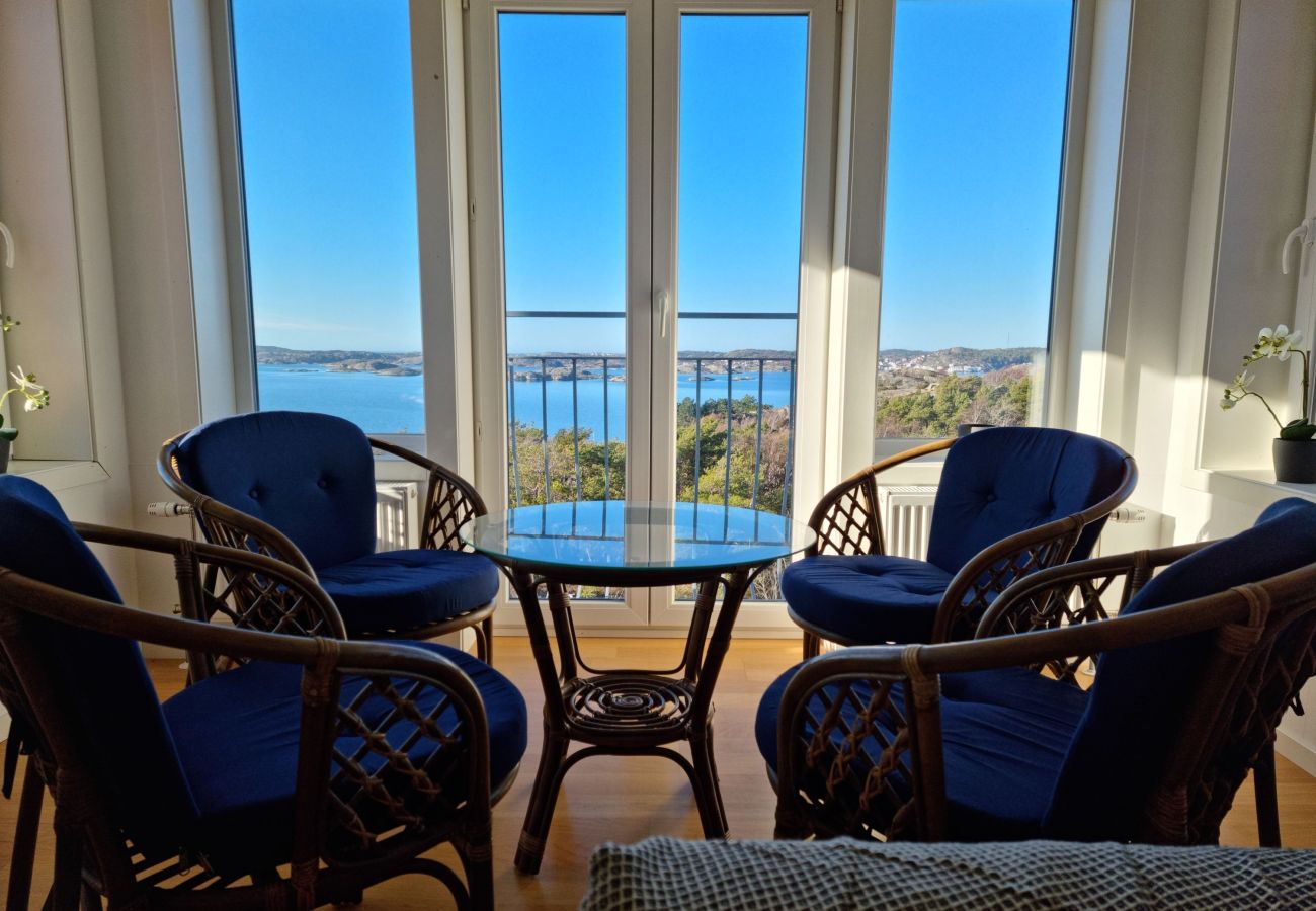 Ferienhaus in Ellös - Panoramablick auf Ellös Höhe, 500 m zum Meer | SE09125