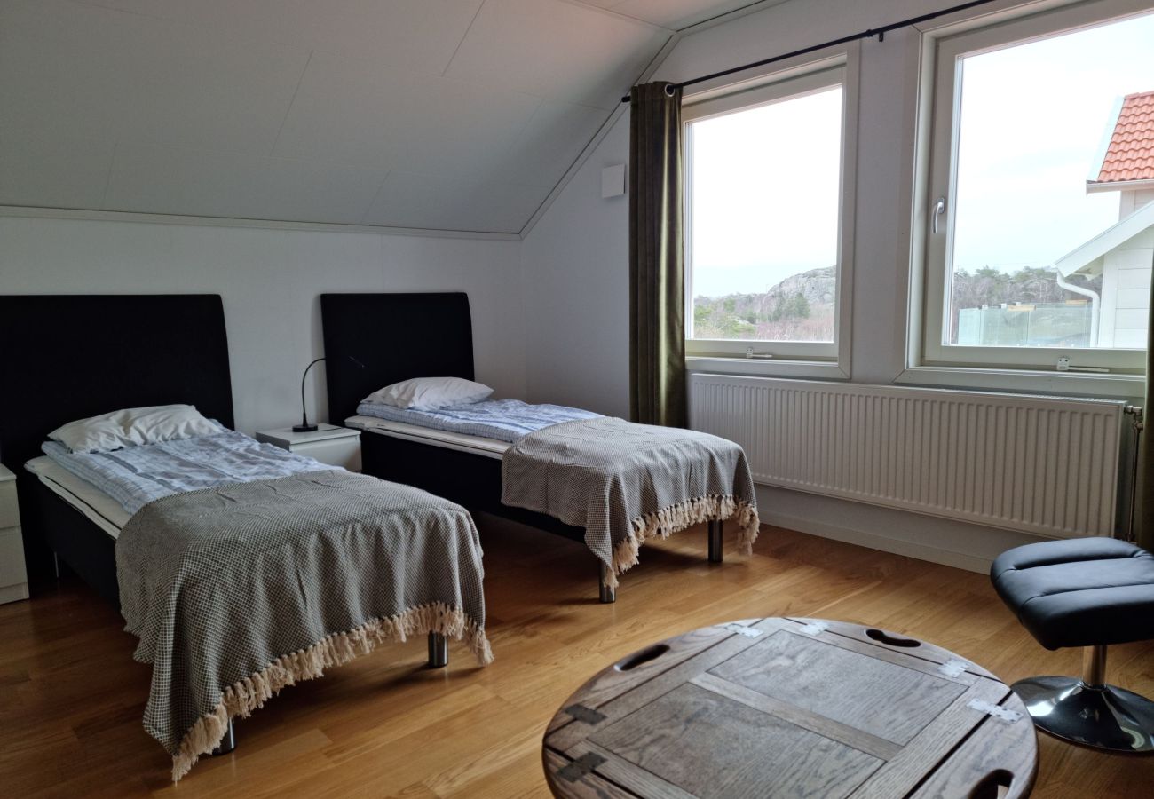 Ferienhaus in Ellös - Panoramablick auf Ellös Höhe, 500 m zum Meer | SE09125