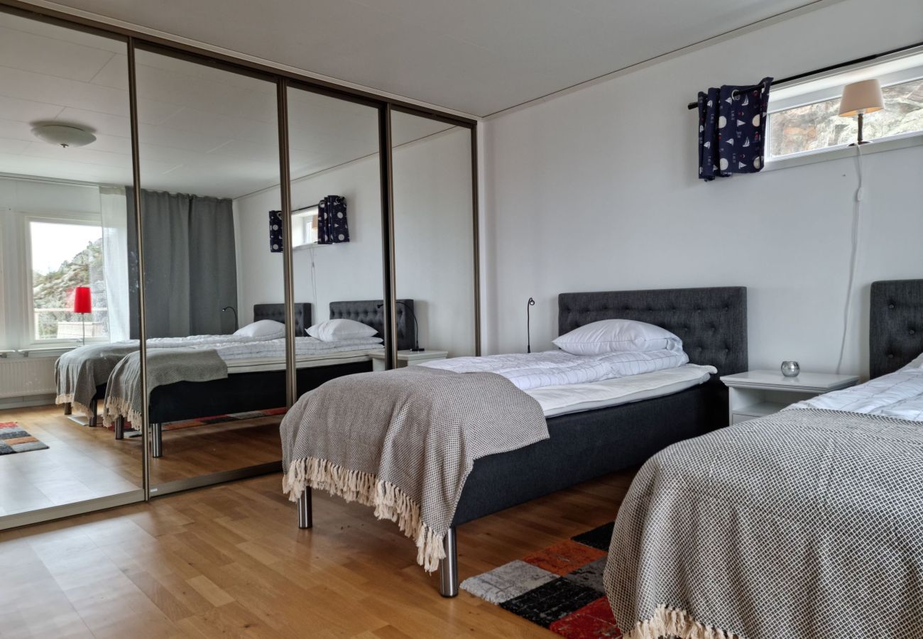 Ferienhaus in Ellös - Panoramablick auf Ellös Höhe, 500 m zum Meer | SE09125