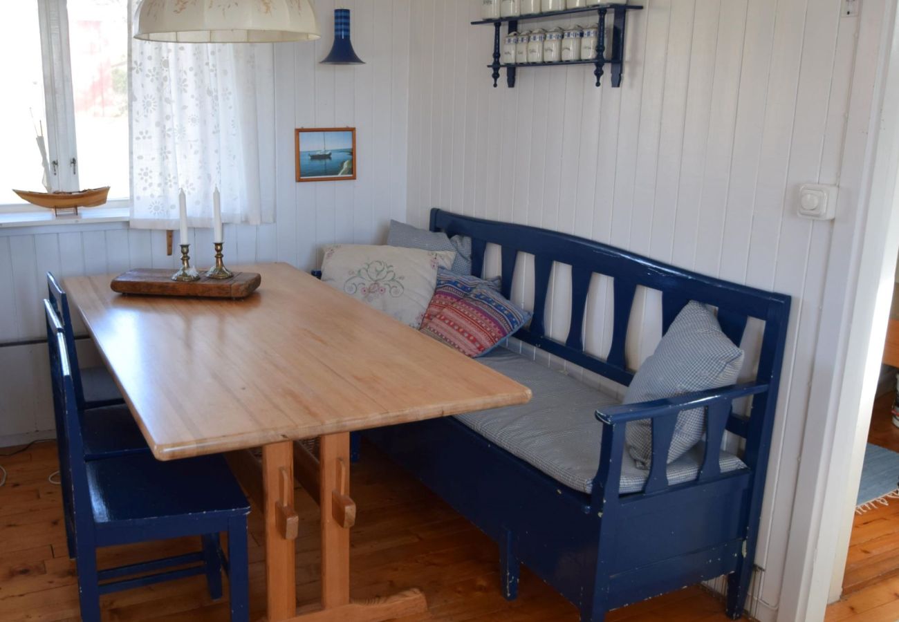Ferienhaus in Hälleviksstrand - Zwei charmante rote Ferienhäuser in Hälleviksstrand | SE09133