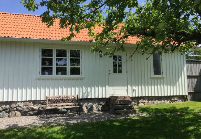  in Höviksnäs - Charmantes Ferienhaus in Höviksnäs, nur 500 m vom Meer entfernt | SE09116