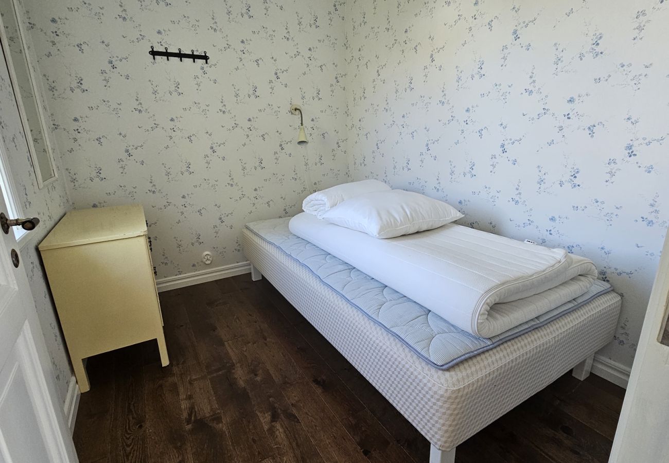 Ferienhaus in Höviksnäs - Charmantes Ferienhaus in Höviksnäs, nur 500 m vom Meer entfernt | SE09116