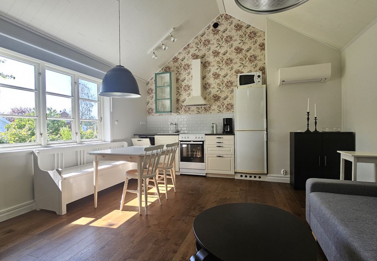 Ferienhaus in Höviksnäs - Charmantes Ferienhaus in Höviksnäs, nur 500 m vom Meer entfernt | SE09116