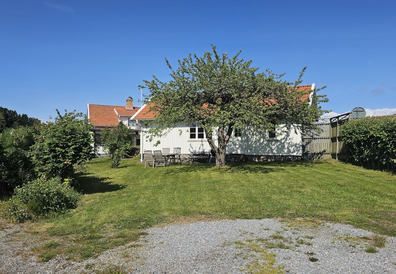 Ferienhaus in Höviksnäs - Charmantes Ferienhaus in Höviksnäs, nur 500 m vom Meer entfernt | SE09116