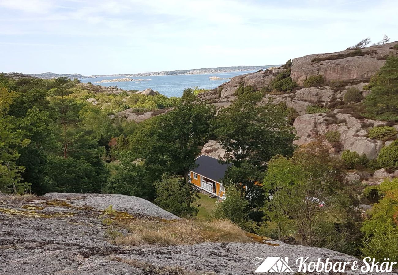 Ferienhaus in Hjälteby - Ferienhaus mit Naturgrundstück und Sauna auf Mjörn | SE09134