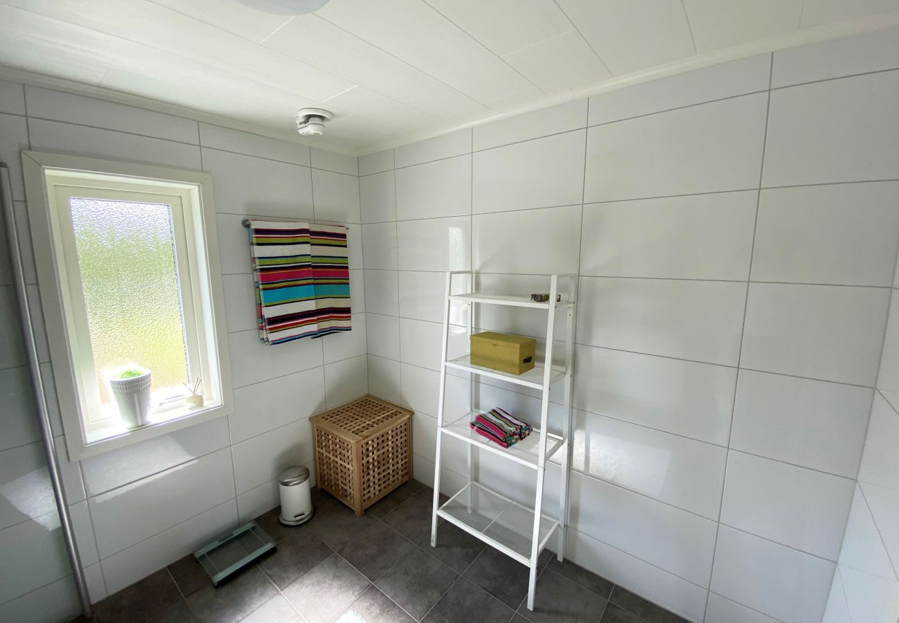 Ferienhaus in Varekil - Gepflegtes Ferienhaus mit Sauna, Billardtisch und 650 m zum Strand | SE09135