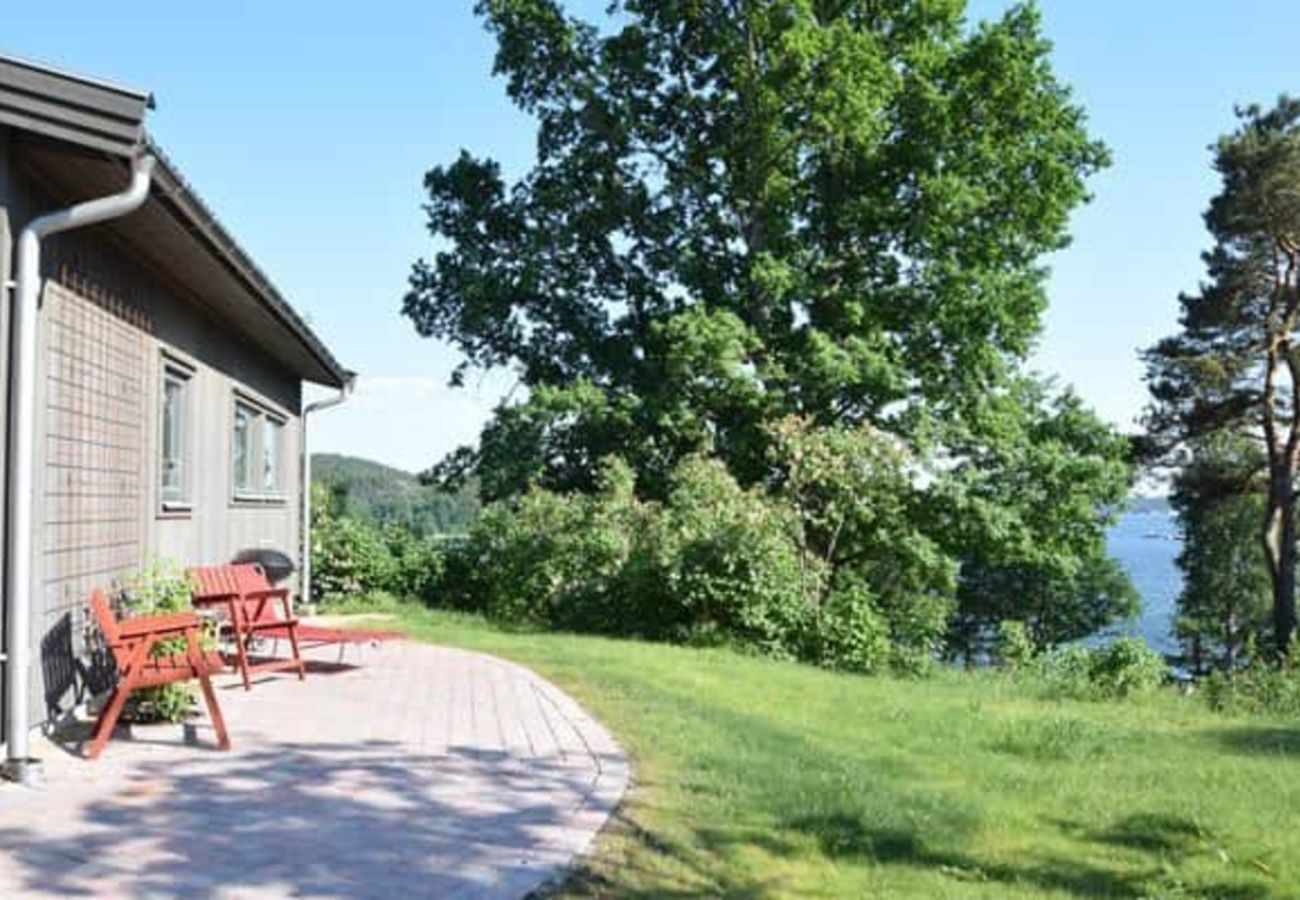 Ferienhaus in Svanesund - Fantastischer Meerblick und 100 m zum Strand in Svanesund | SE09137