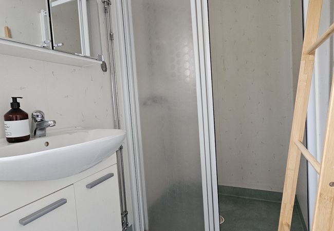 Ferienhaus in Skärhamn - Gemütliche Unterkunft umgeben von Bergen, nur 450 m vom Meer | SE09117 Ferienhaus in Skärhamn - Gemütliche Unterkunft umgeben von Bergen, nur 450 m vom Meer | SE09117