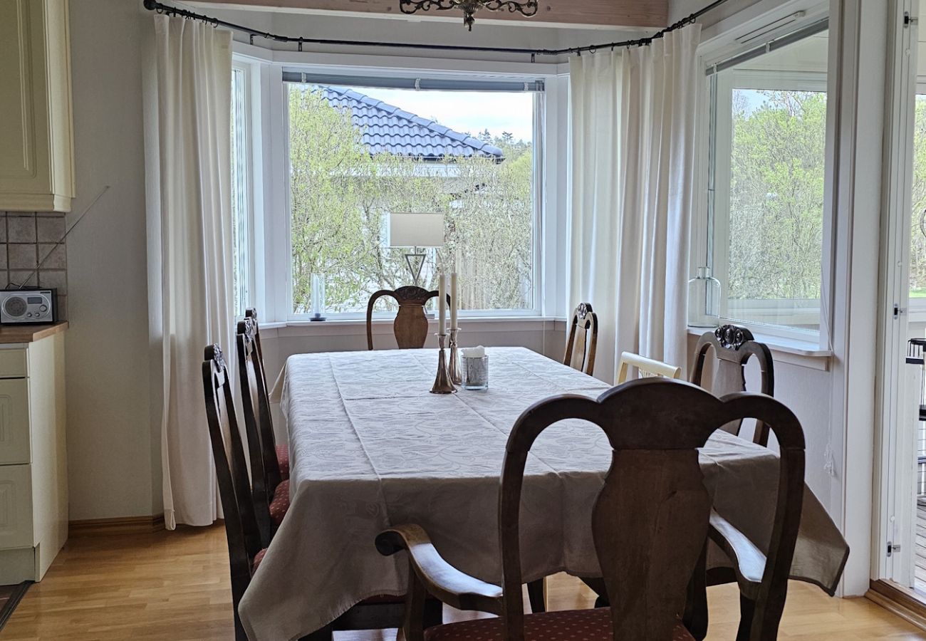 Ferienhaus in Ellös - Geräumiges Ferienhaus in Ellös, 300 m zum schönen Sandstrand | SE09113