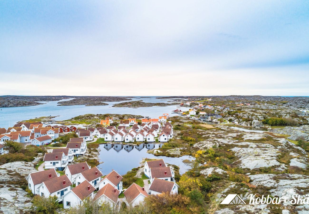 Ferienhaus in Höviksnäs - Ferienwohnung in Höviksnäs, 300 m vom Meer entfernt mit Blick auf die Tjörnbrücke | SE09112