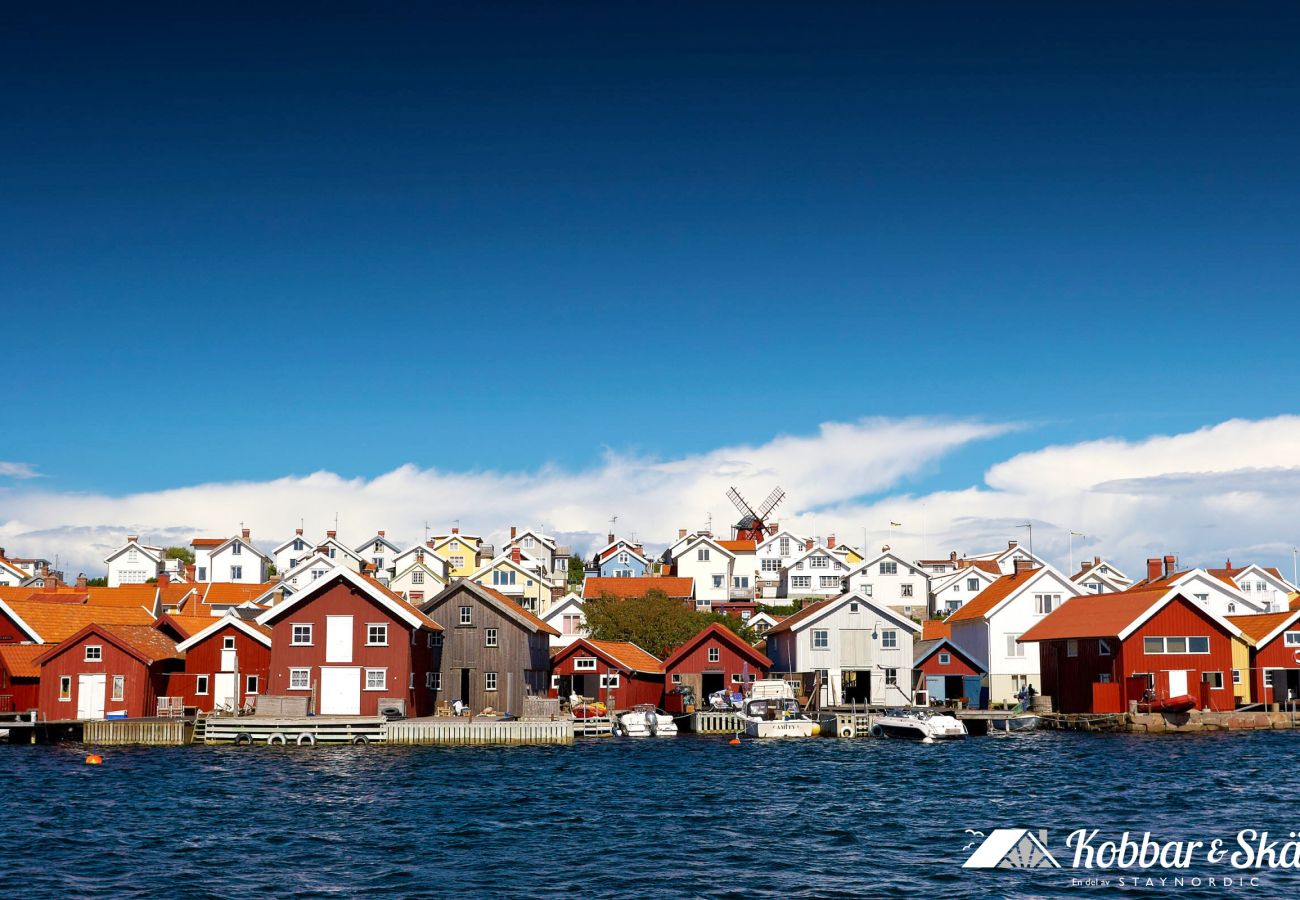 Ferienhaus in Höviksnäs - Ferienwohnung in Höviksnäs, 300 m vom Meer entfernt mit Blick auf die Tjörnbrücke | SE09112