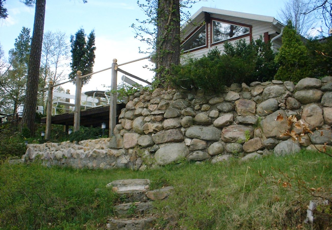 Ferienhaus in Västra Torup - Traumhaus am Wasser – mit eigenem Boot, Kaminofen und großzügigen Terrassen |SE01080